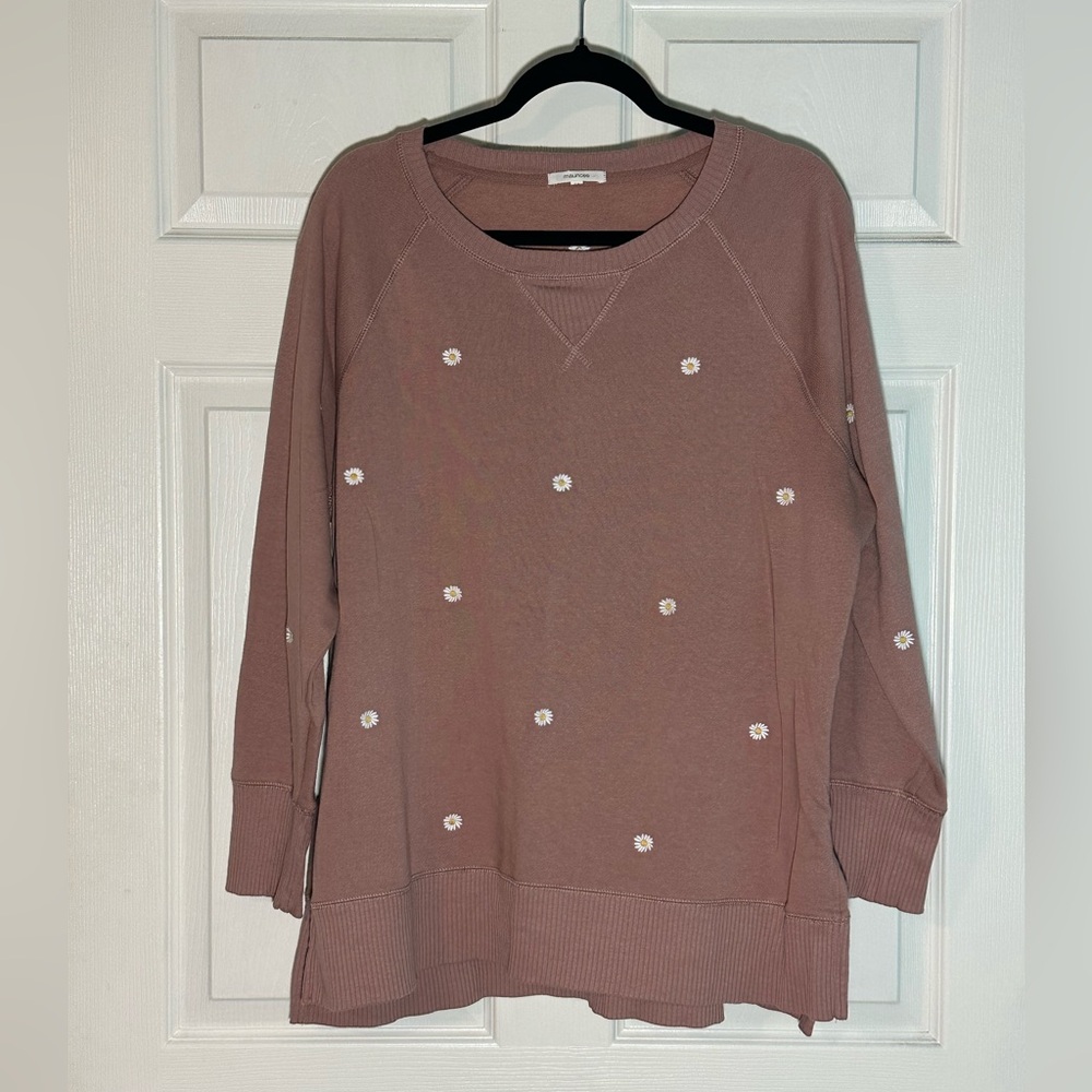 Maurice’s oversized daisy pattern sweatshirt